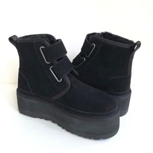 UGG platform Neumels velcro black